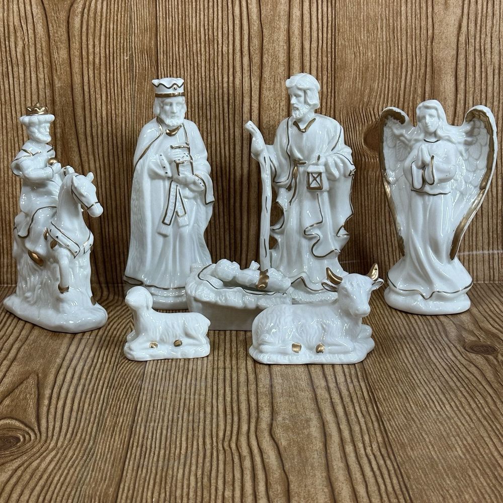 White & Gold‎ Christmas Nativity Set with Baby Jesus figurine 8 Pieces